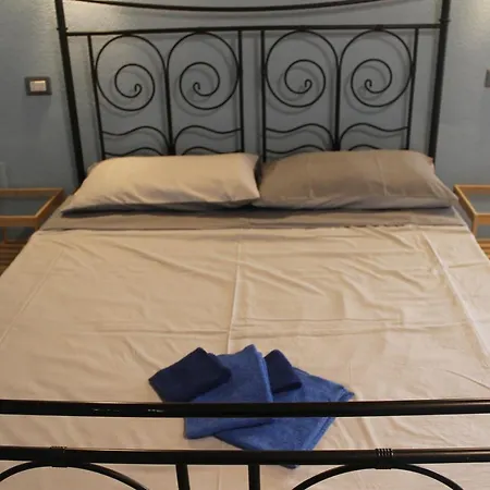 Bed & Breakfast Sa Domu Beccia Uras